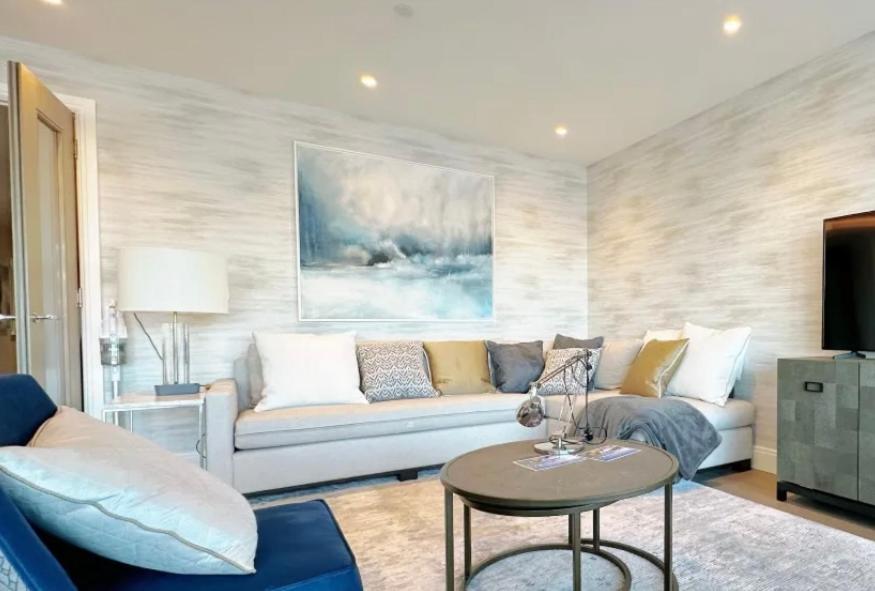 Luxury Apartment Riverside
