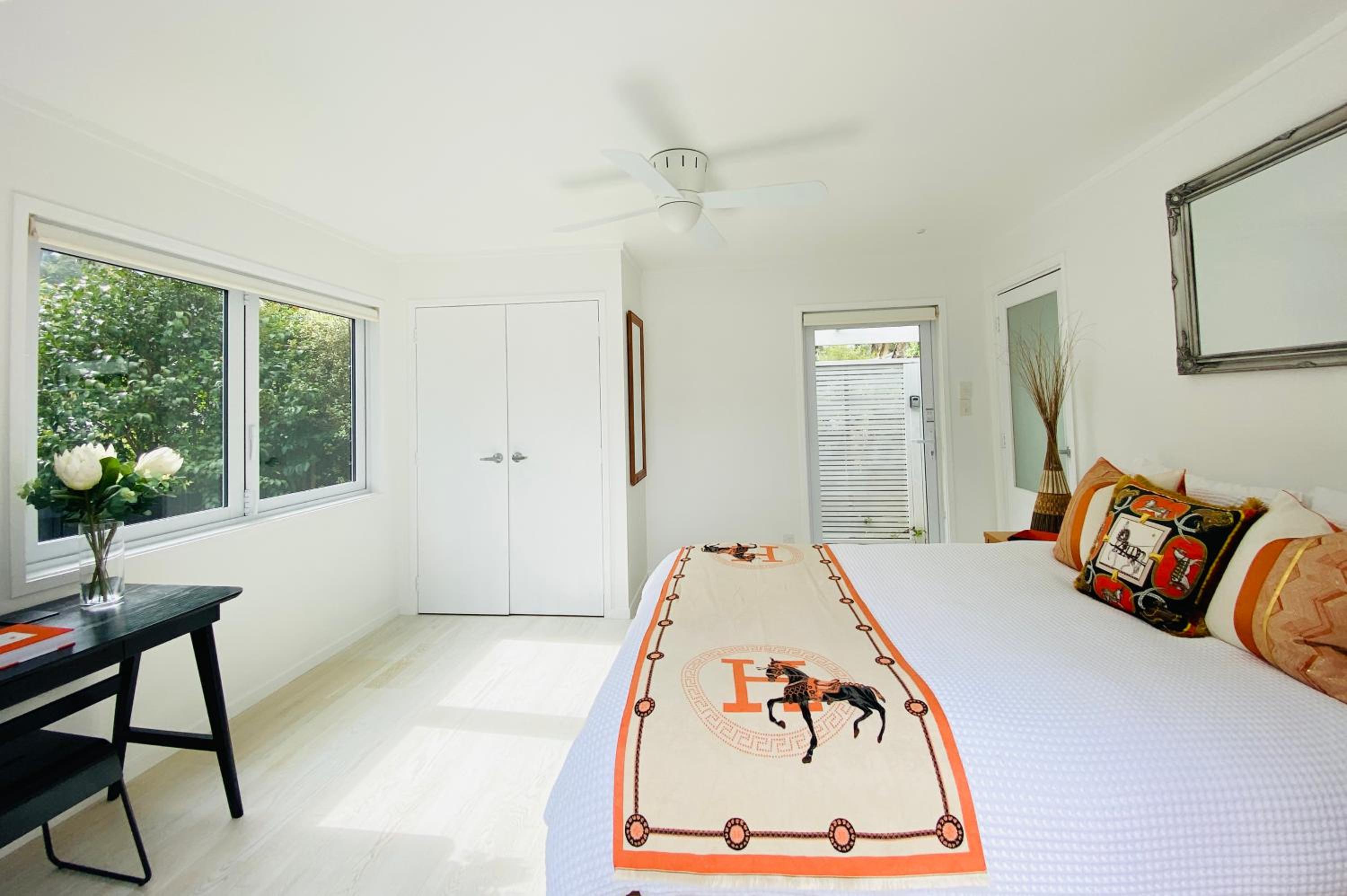 Surfdale Serenity - Bed & Breakfast view 2