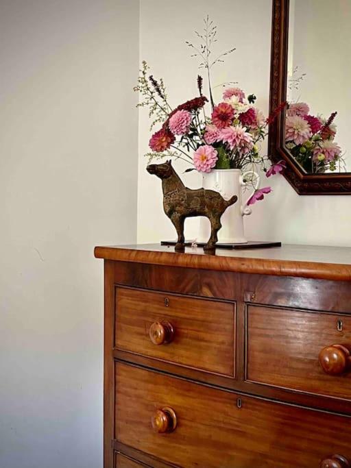 Sissinghurst Stables A comfortable country home in the Garden of England and just one hour from London
