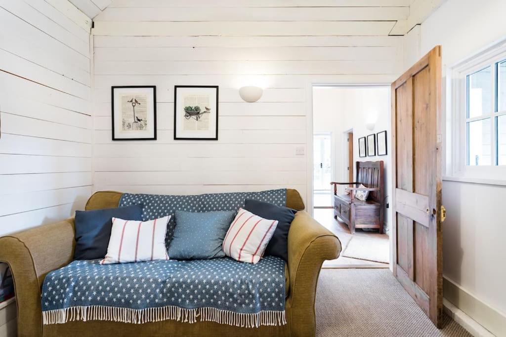 Sissinghurst Stables A comfortable country home in the Garden of England and just one hour from London