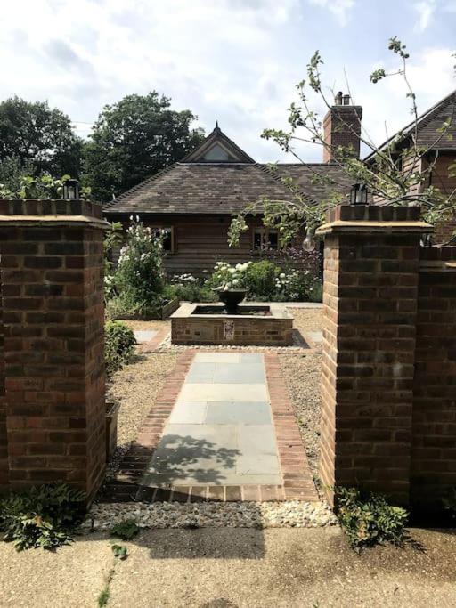 Sissinghurst Stables A comfortable country home in the Garden of England and just one hour from London