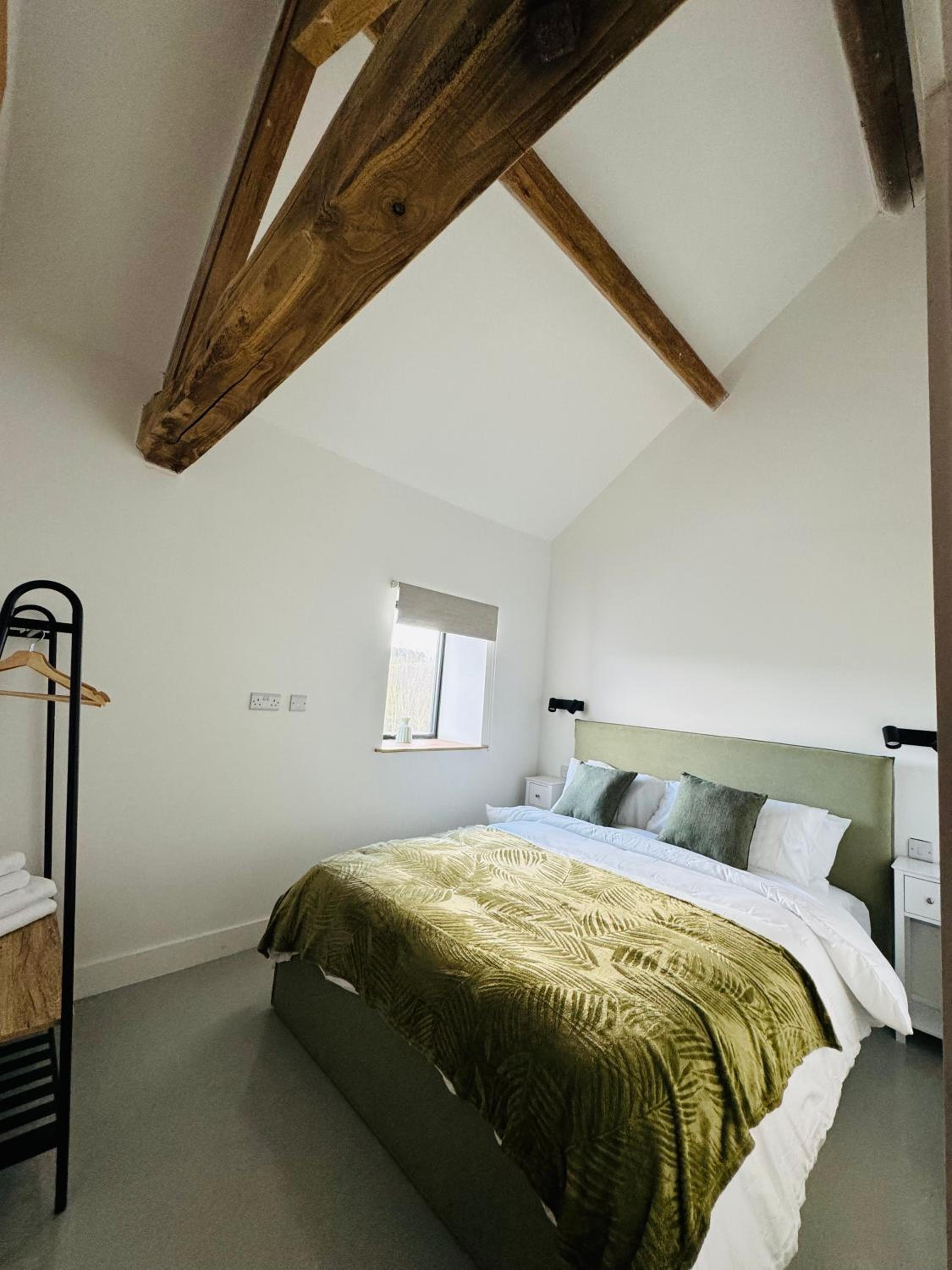 The Tack Store, Modern 3 Bed, 6 person, Barn in a Rural Setting with Great Access, photo 15