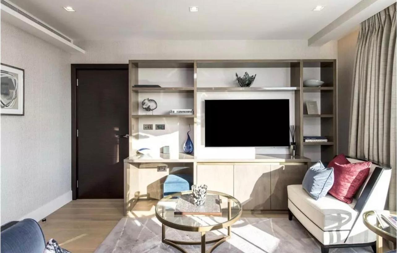 Luxury Apartment Riverside