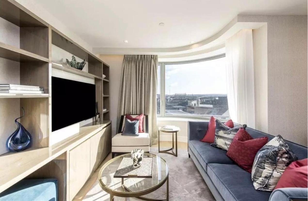 Luxury Apartment Riverside