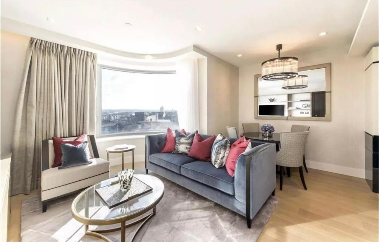 Luxury Apartment Riverside