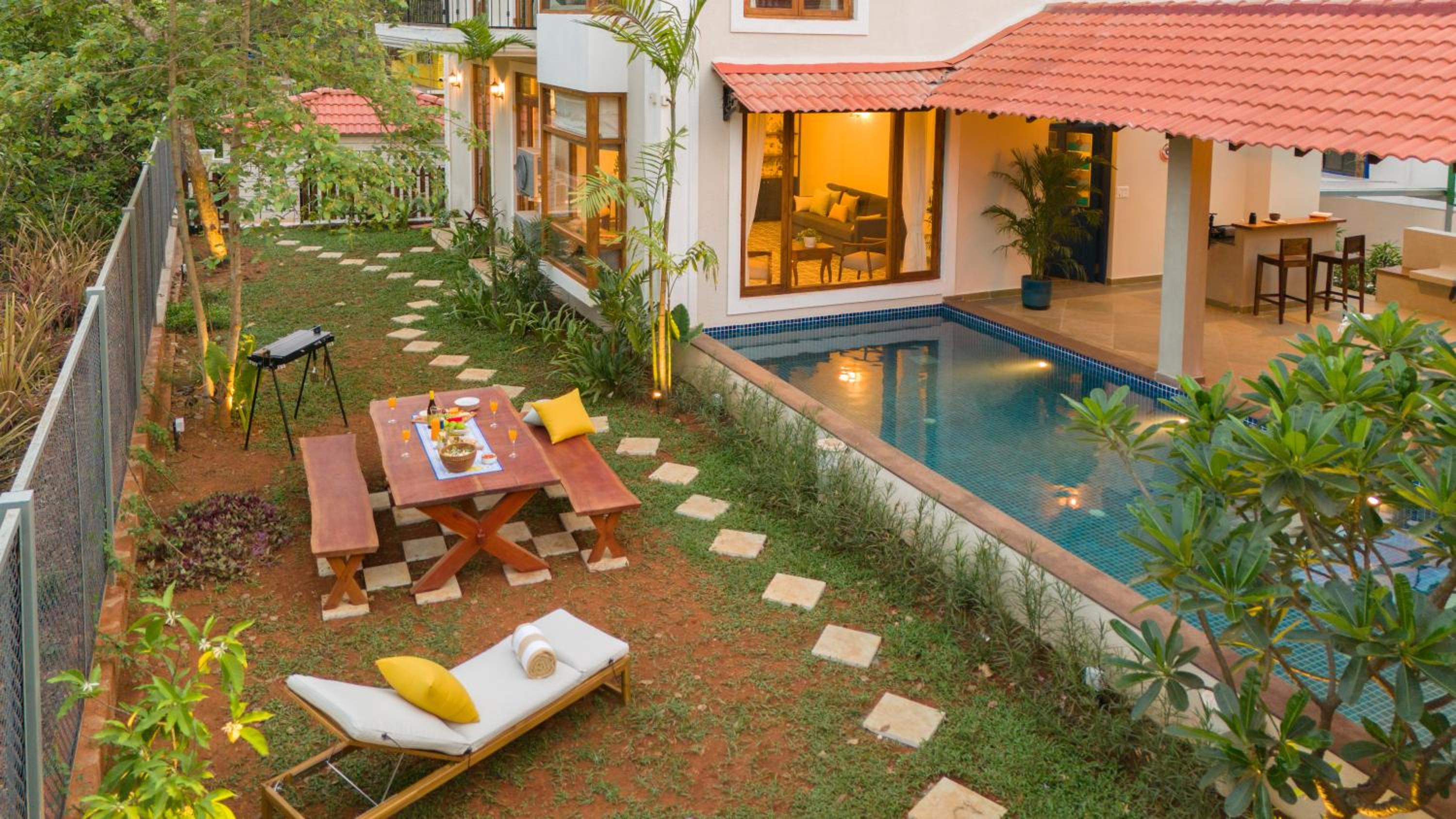 ELIVAAS 4 BHK with Pvt Pool & Media Room - Amahoro view 3