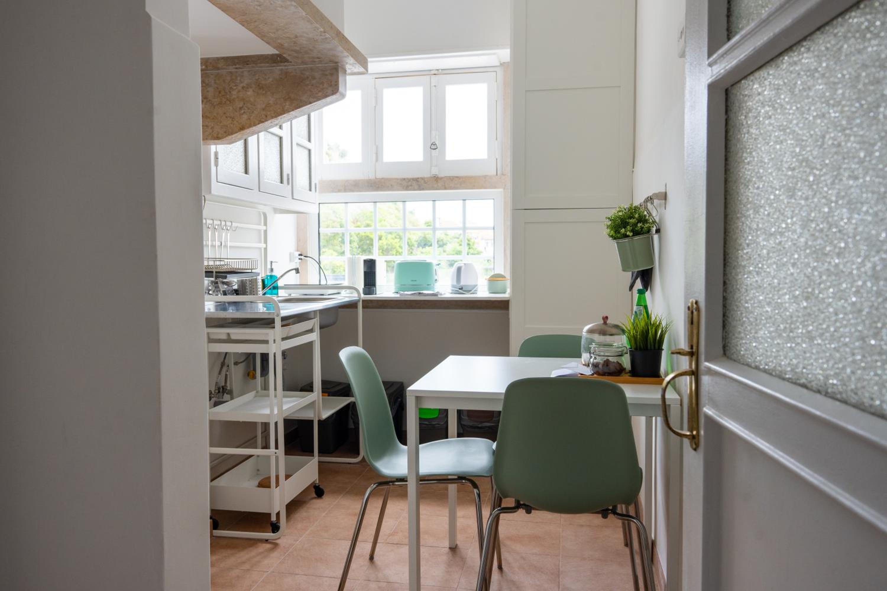Alameda Apartments & Rooms