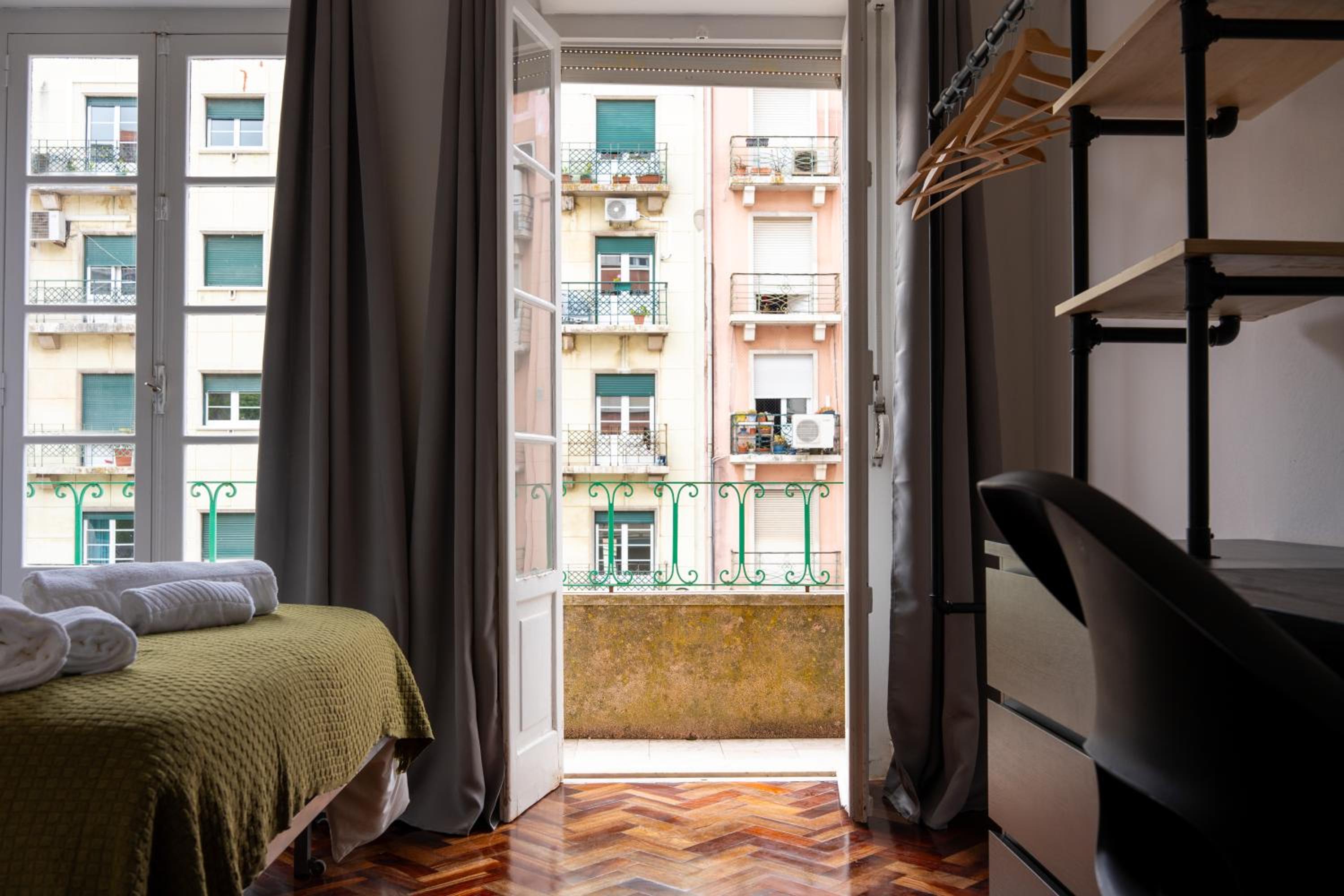 Alameda Apartments & Rooms