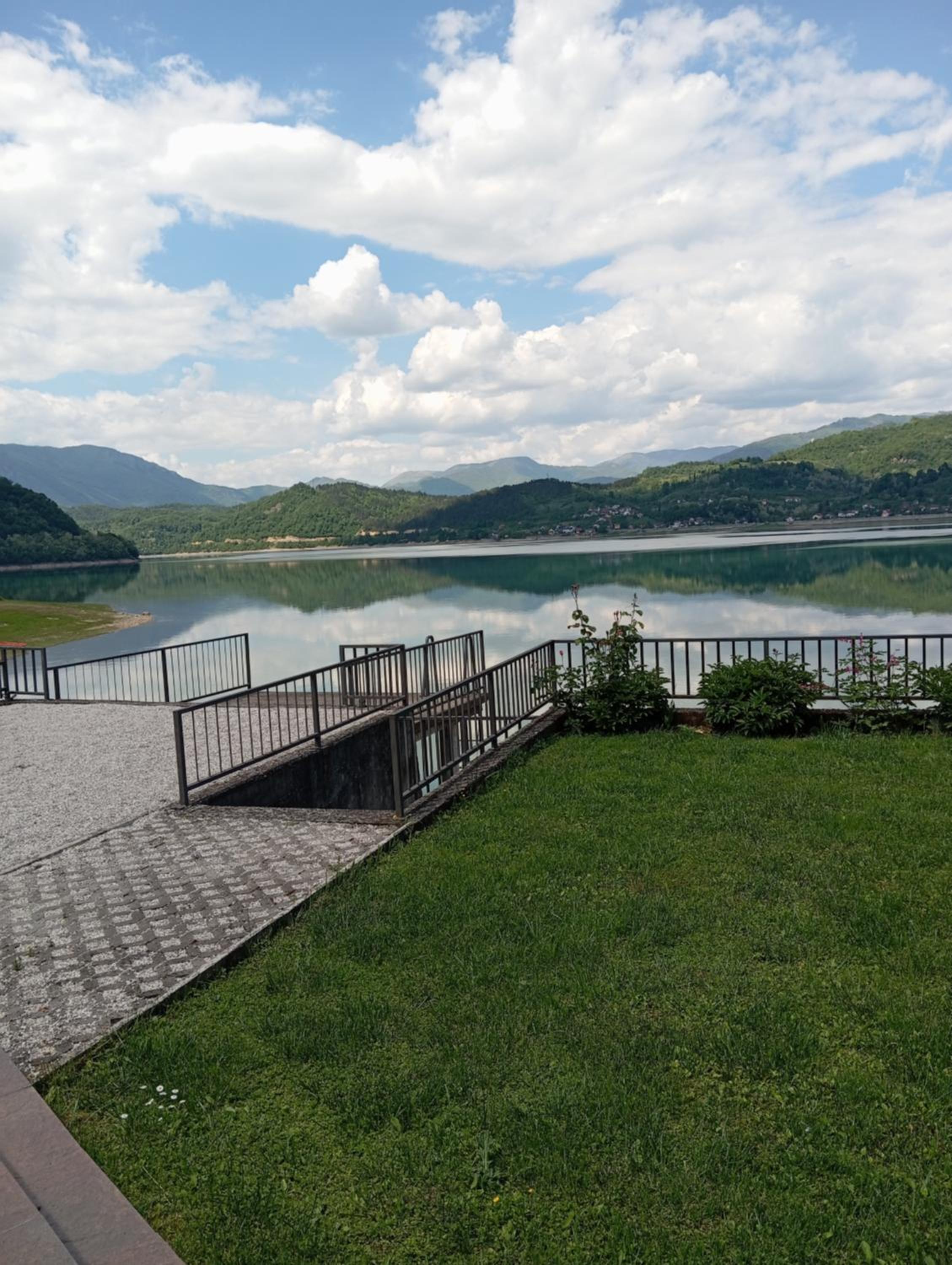 Villa Lake
