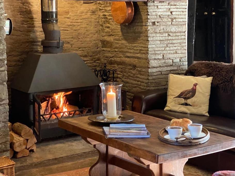 Bridge Farmhouse Self Catering Sleeps 8-10 Hot Tub Pet friendly view 4