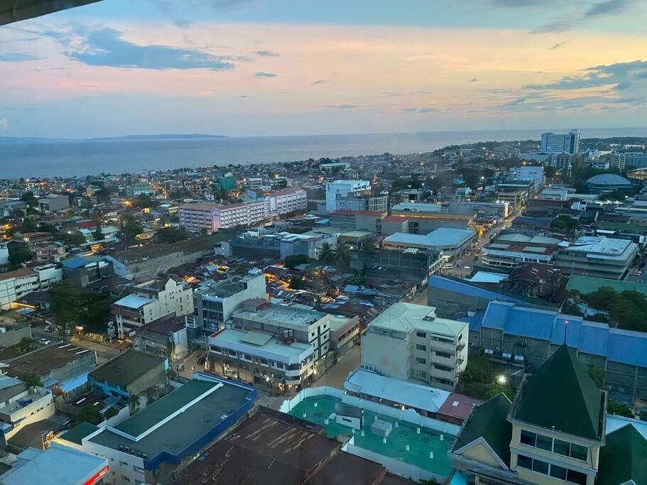 Loft-Style Condo @ Avida Towers with Wifi view 2