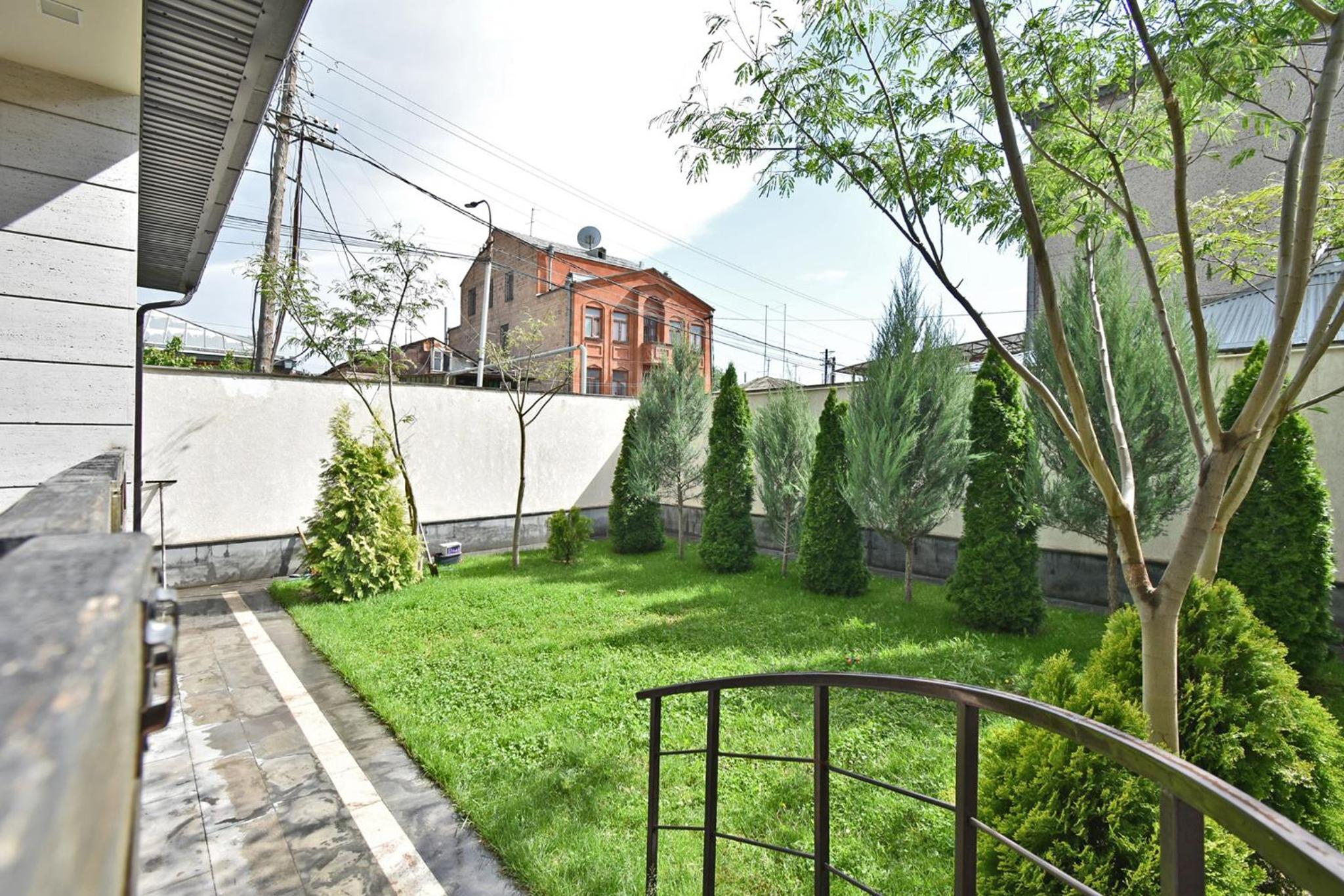 Luxury White House In Yerevan