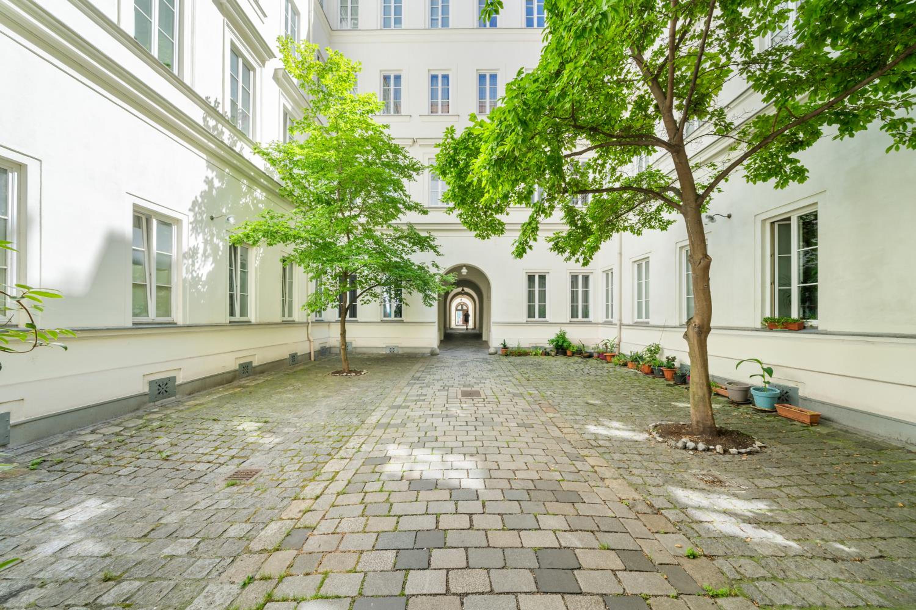 Central Apartment GC0