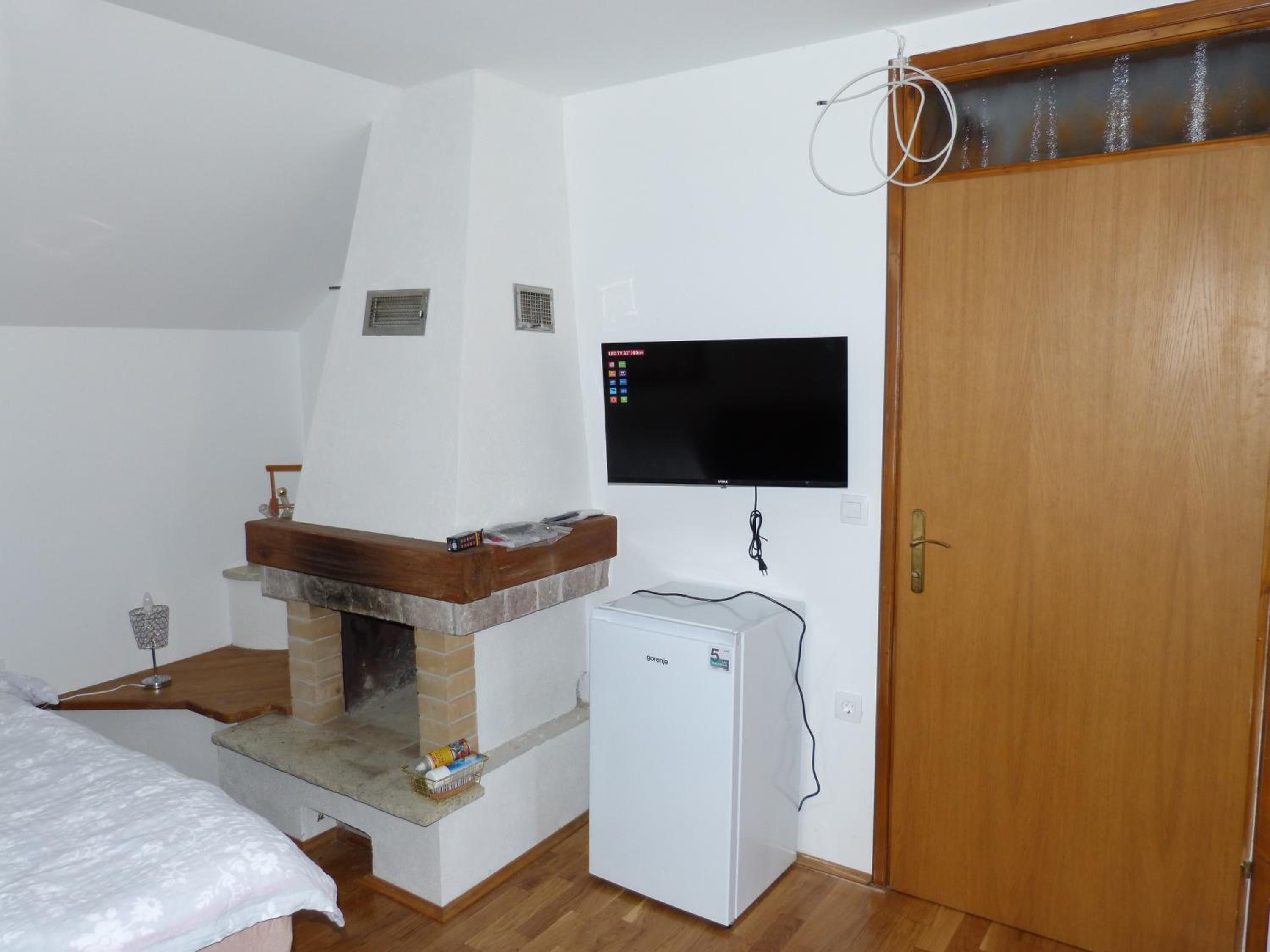 Photo 8