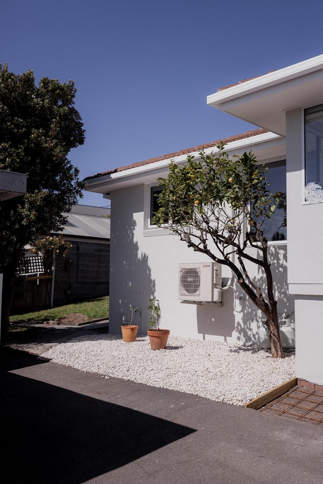 Modern refurbished unit in charming Bellerive