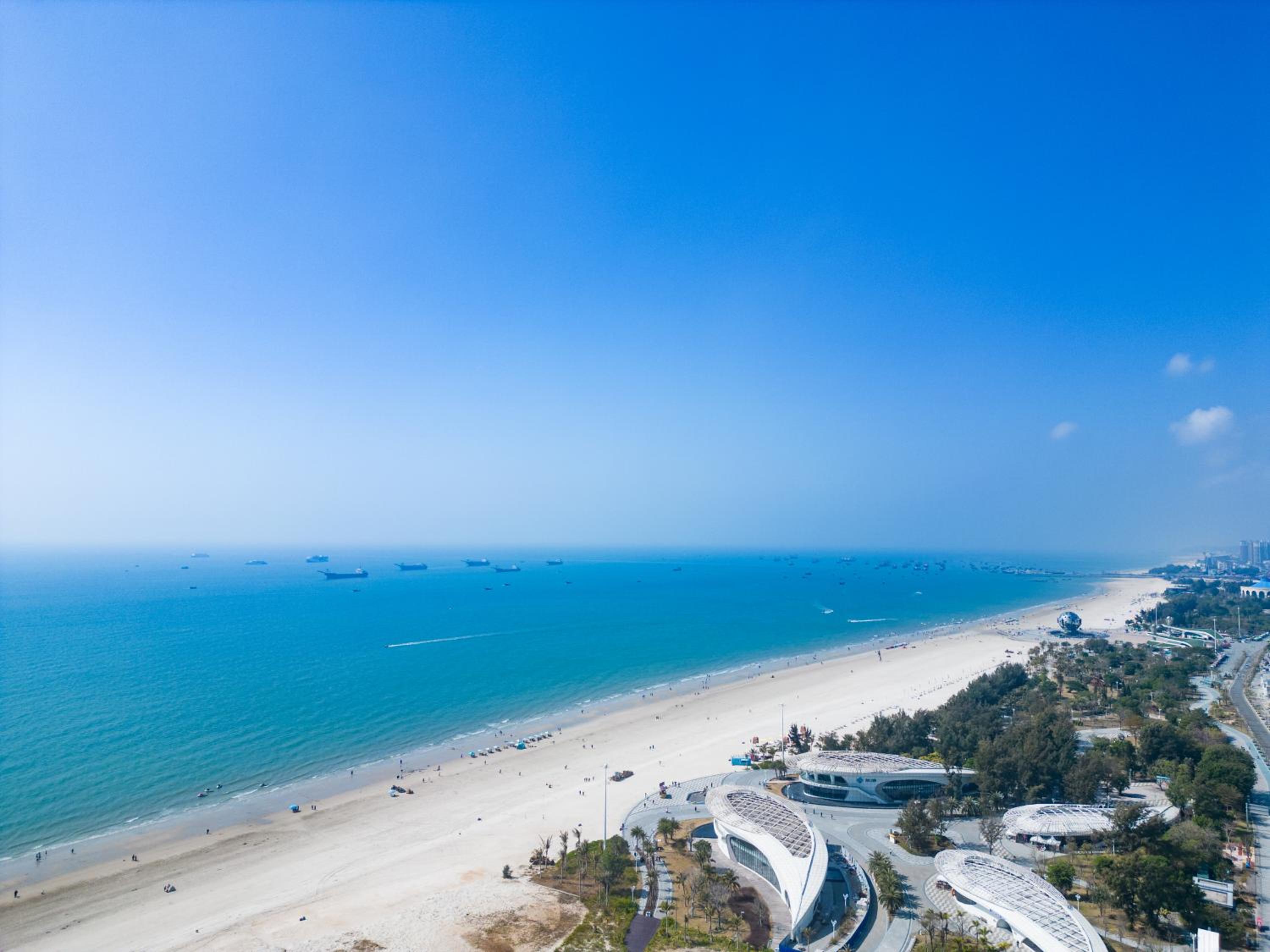 Crowne Plaza Beihai Silver Beach by IHG view 3