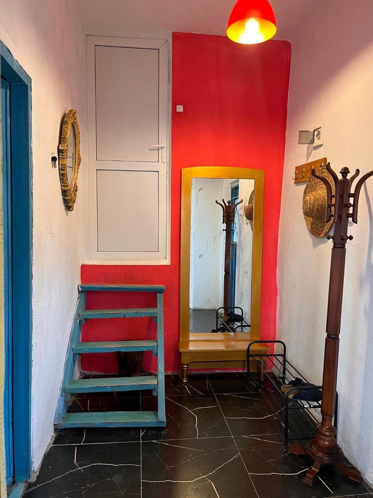 Almadovarhouse