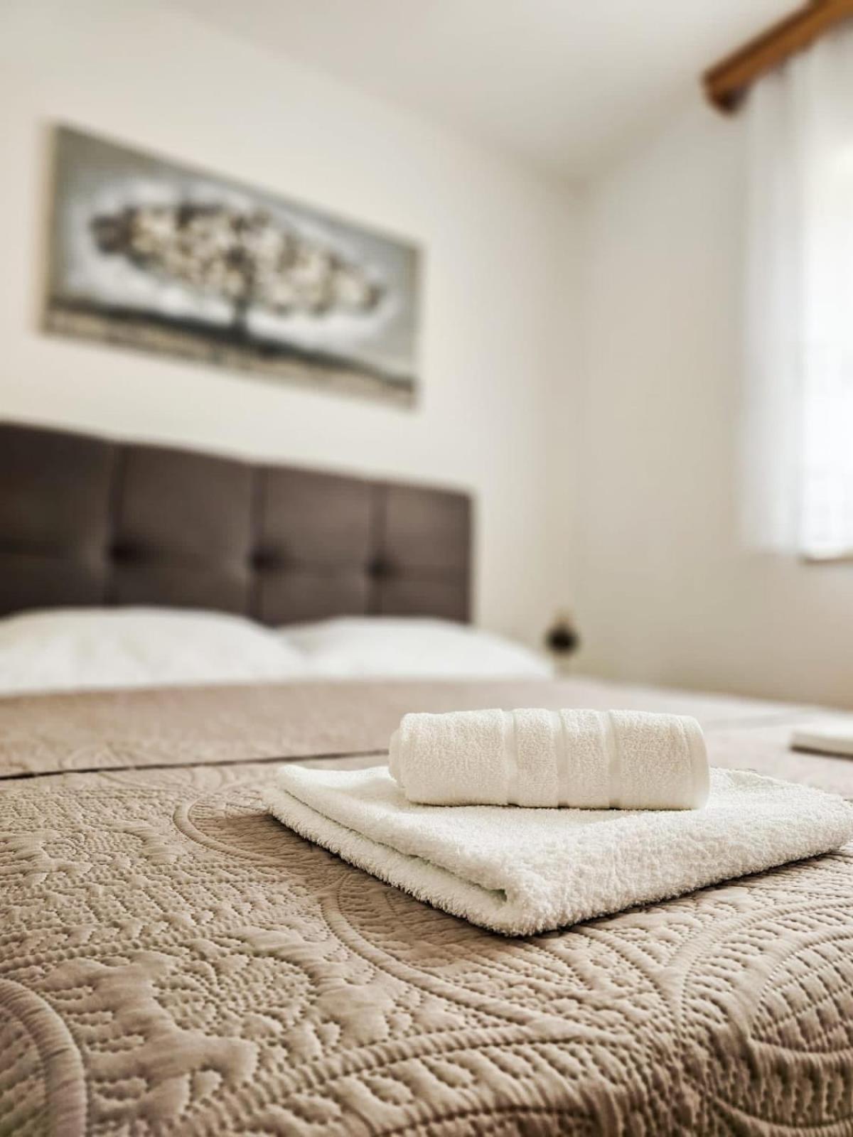 Apartments Karalic ll