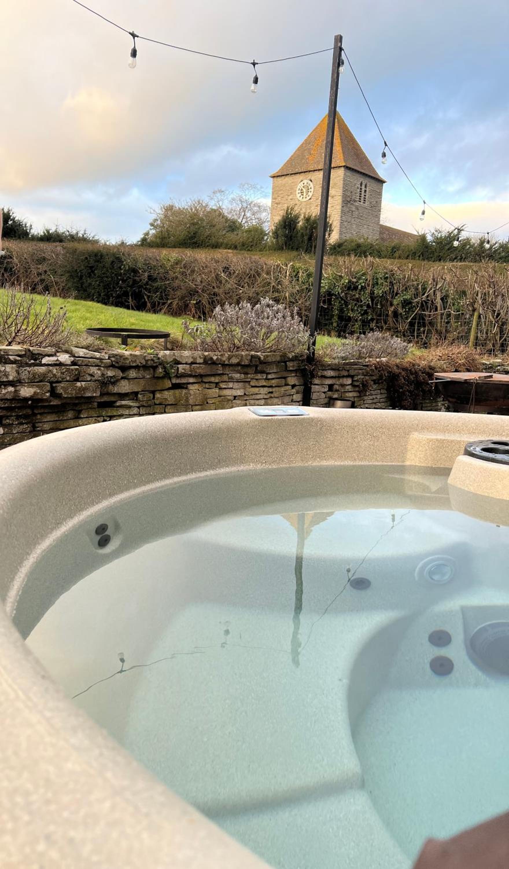 Bridge Farmhouse Self Catering Sleeps 8-10 Hot Tub Pet friendly view 2