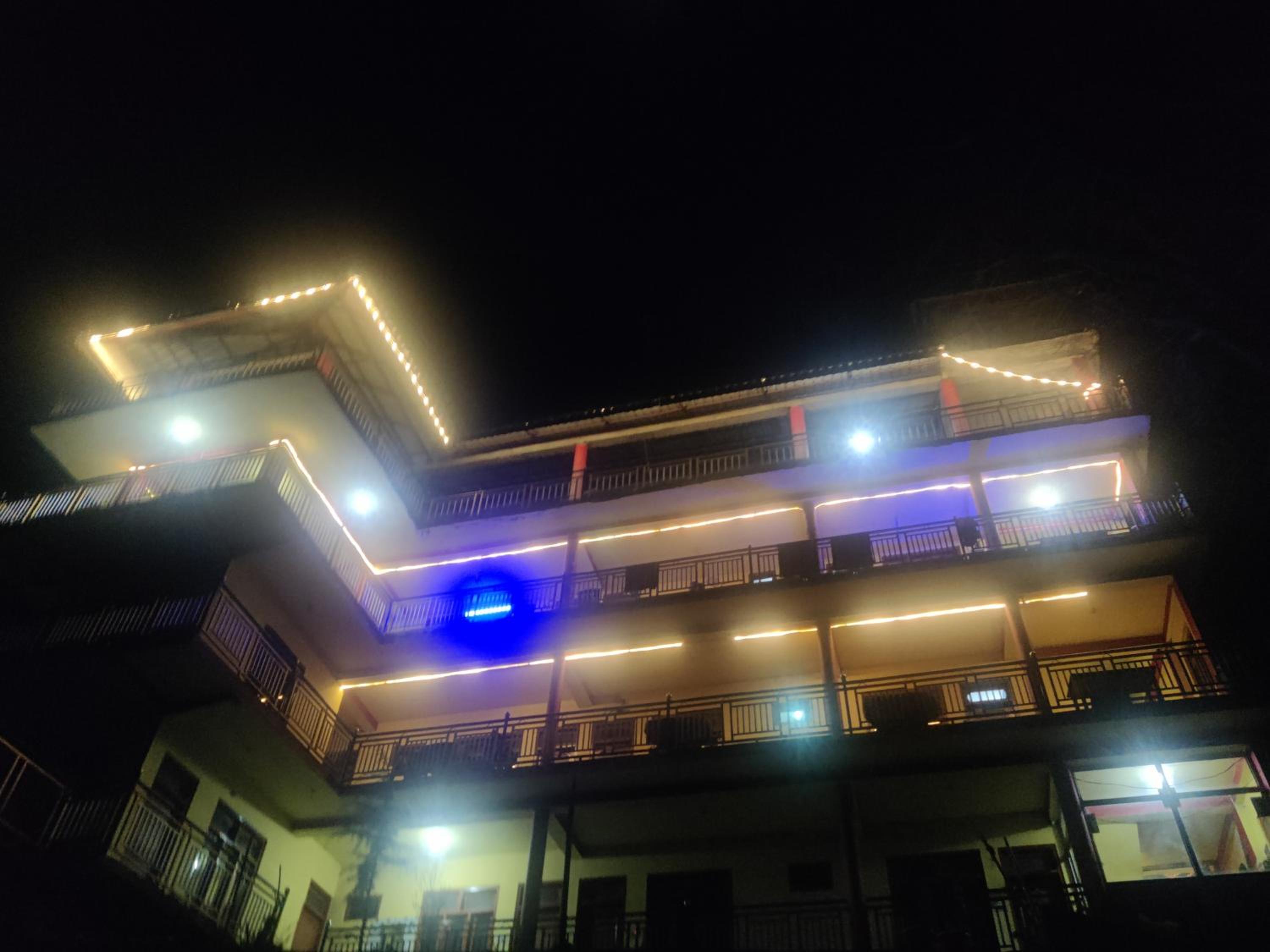 SURAJ GUEST HOUSE TOSH view 3
