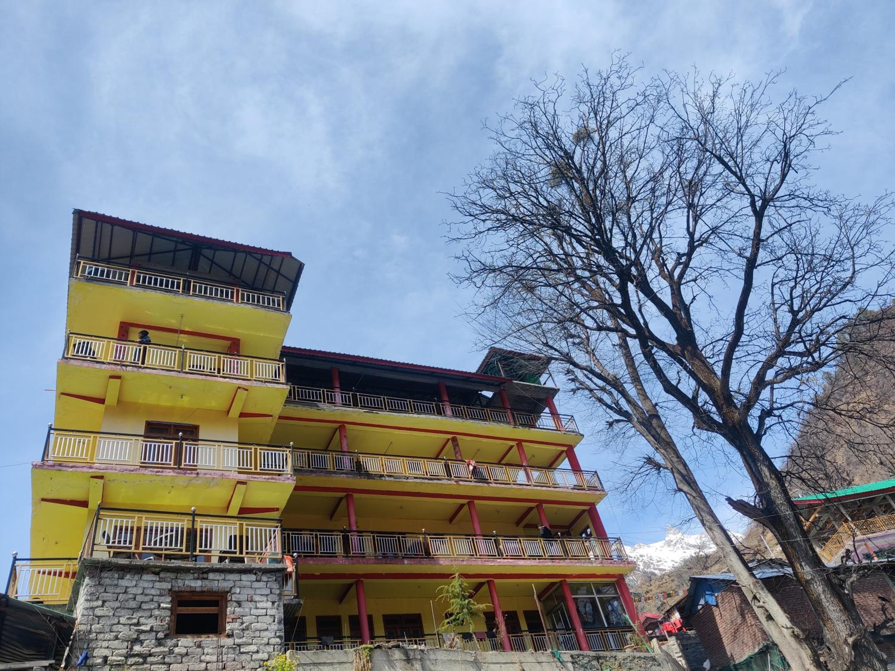 SURAJ GUEST HOUSE TOSH view 5