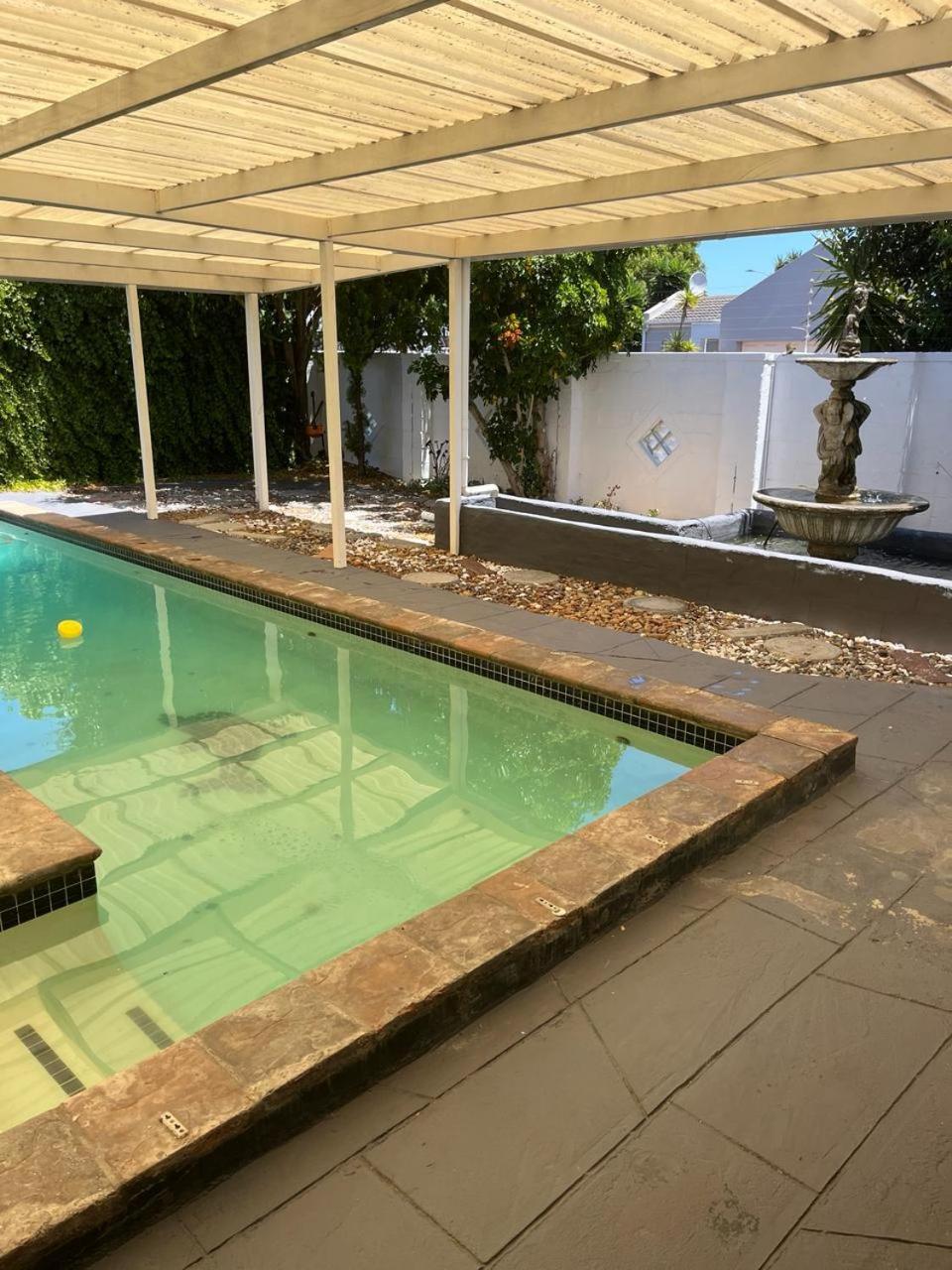 Executive Home Milnerton Ridge