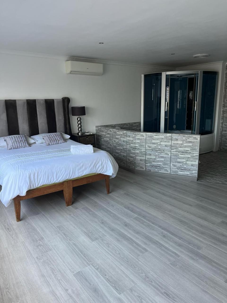 Executive Home Milnerton Ridge