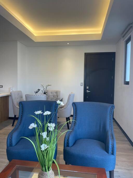 Cozy Apartment w Terrace Near Cayala view 3