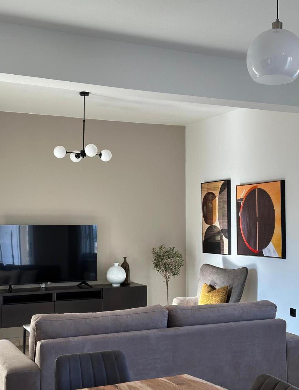 Dioni Apartments