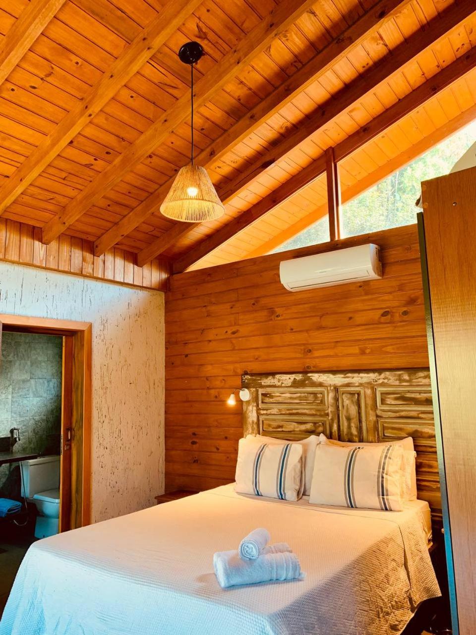 Casa com jacuzzi e piscina aquecida- Praia do Rosa-SC