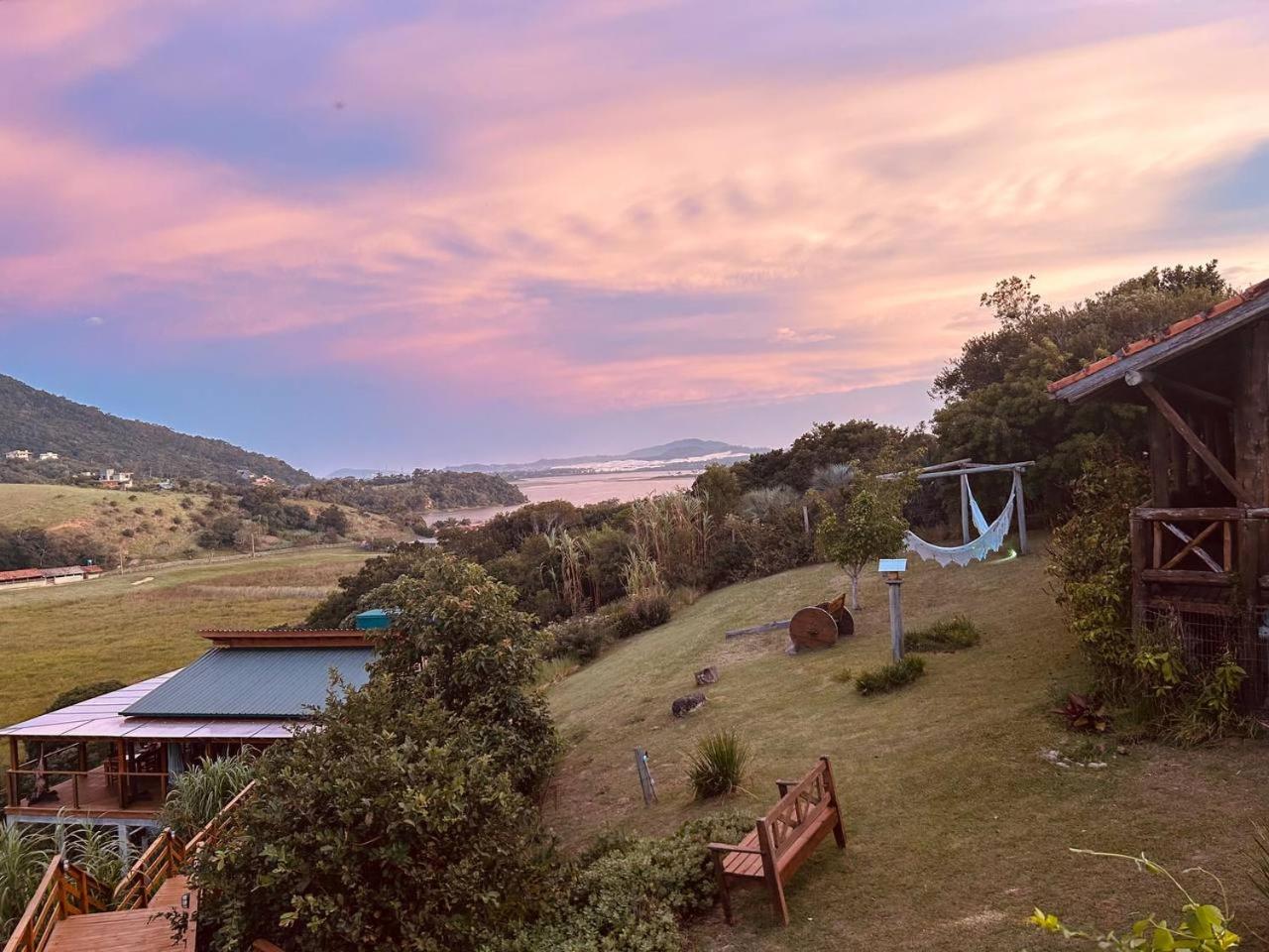 Casa com jacuzzi e piscina aquecida- Praia do Rosa-SC