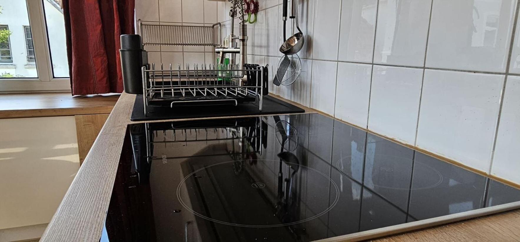 135qm 4 Zimmer Ferienwohnung in Stadtnähe, Wintergarten Parkplatz