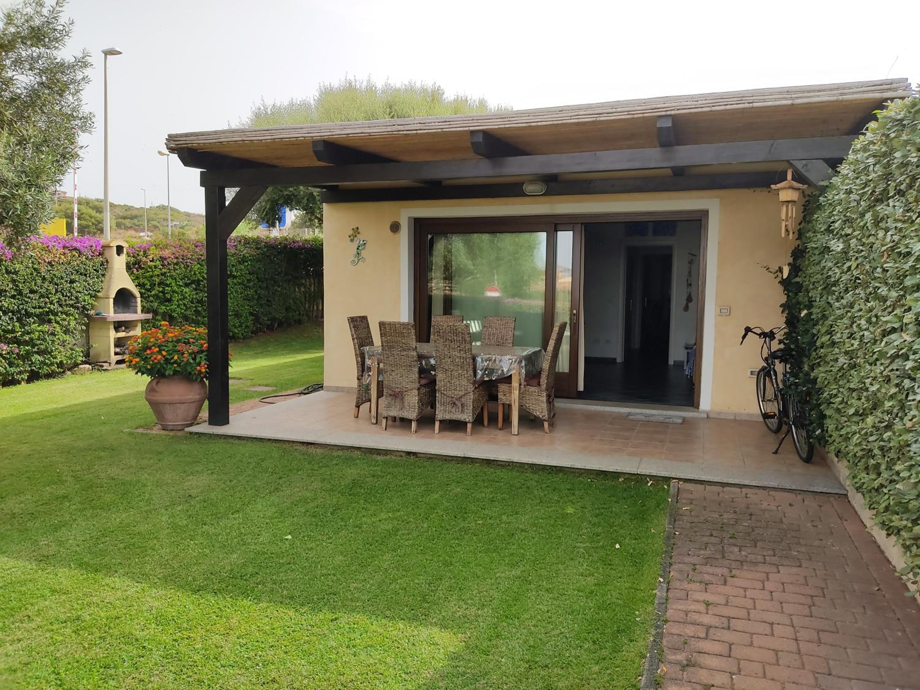 Spiaggia a 5 Minuti, Giardino e Vista Mare - Due Splendide Villette Indipendenti