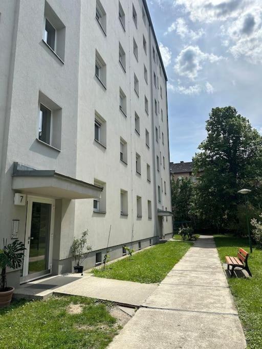 Quiet Apartment near Airport Vienna