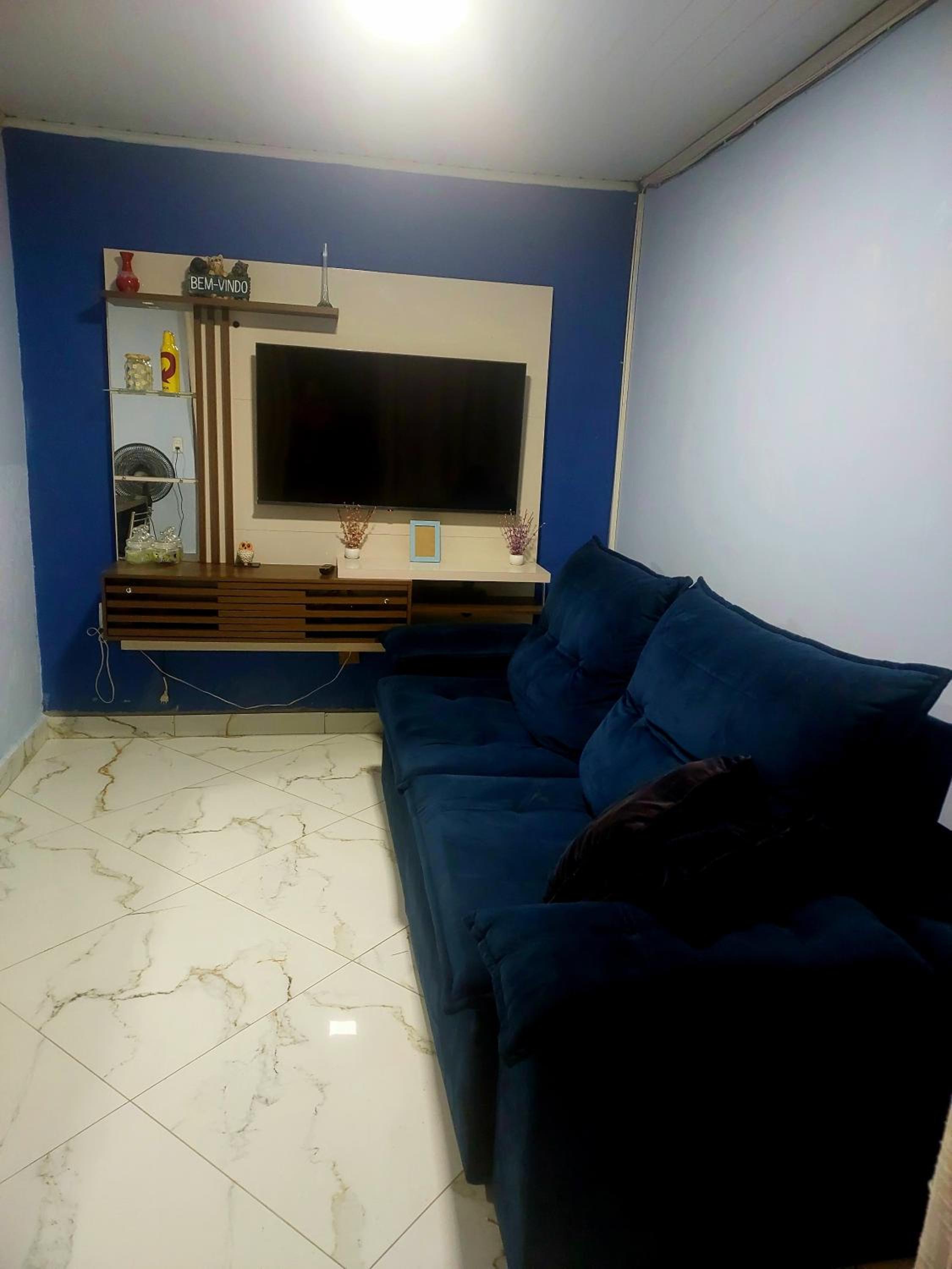 quitinete com garagem, perto do metro