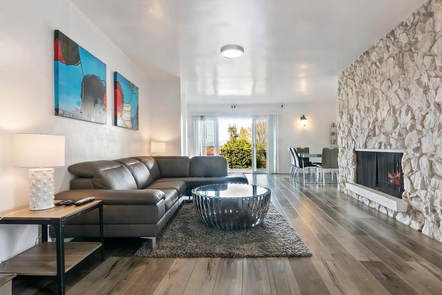 4 bedroom and 3 bath home close to universal studio and Hollywood view 3