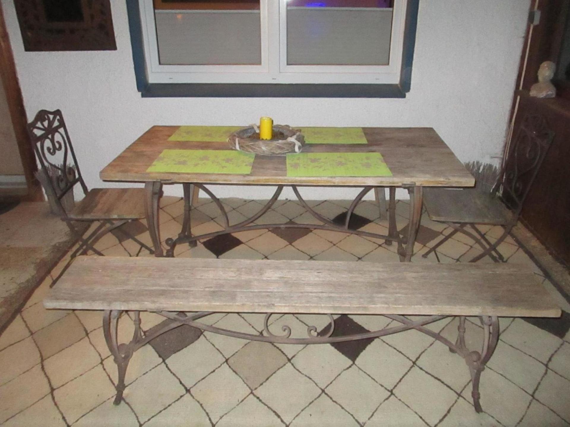 Große, hundefreundliche Ferienwohnung mit großer Terrasse in Flussnähe