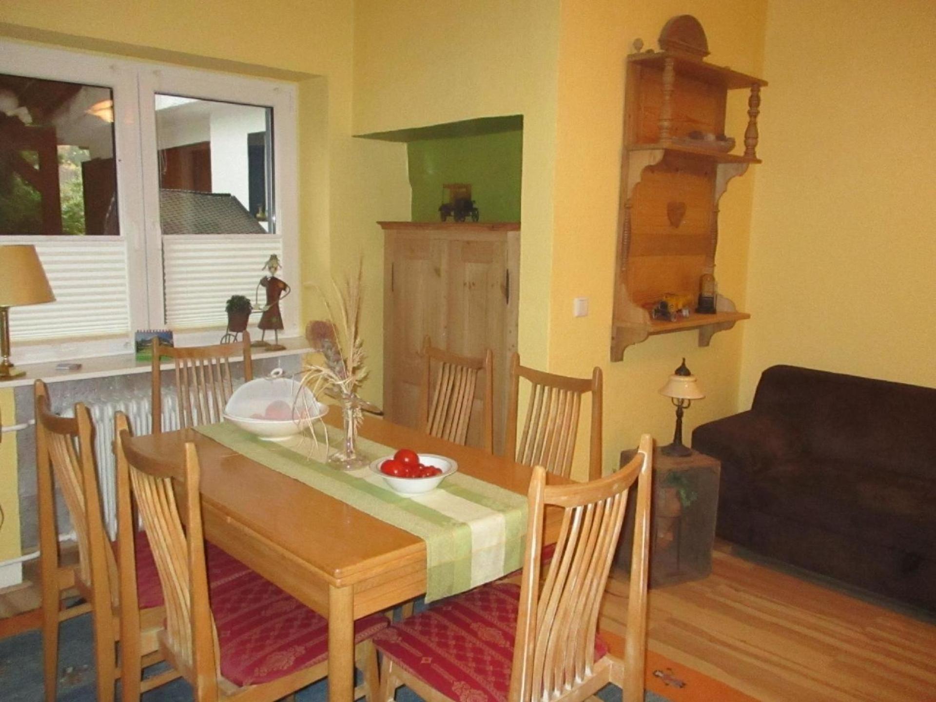 Große, hundefreundliche Ferienwohnung mit großer Terrasse in Flussnähe