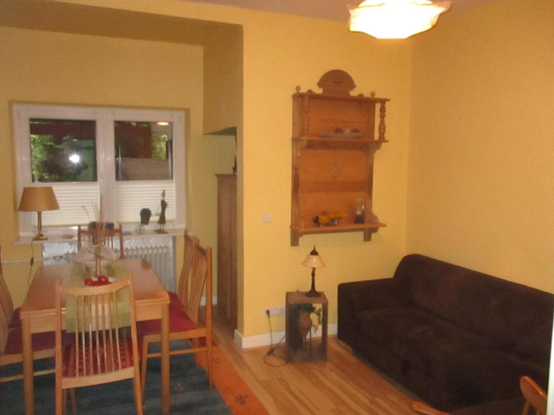 Große, hundefreundliche Ferienwohnung mit großer Terrasse in Flussnähe