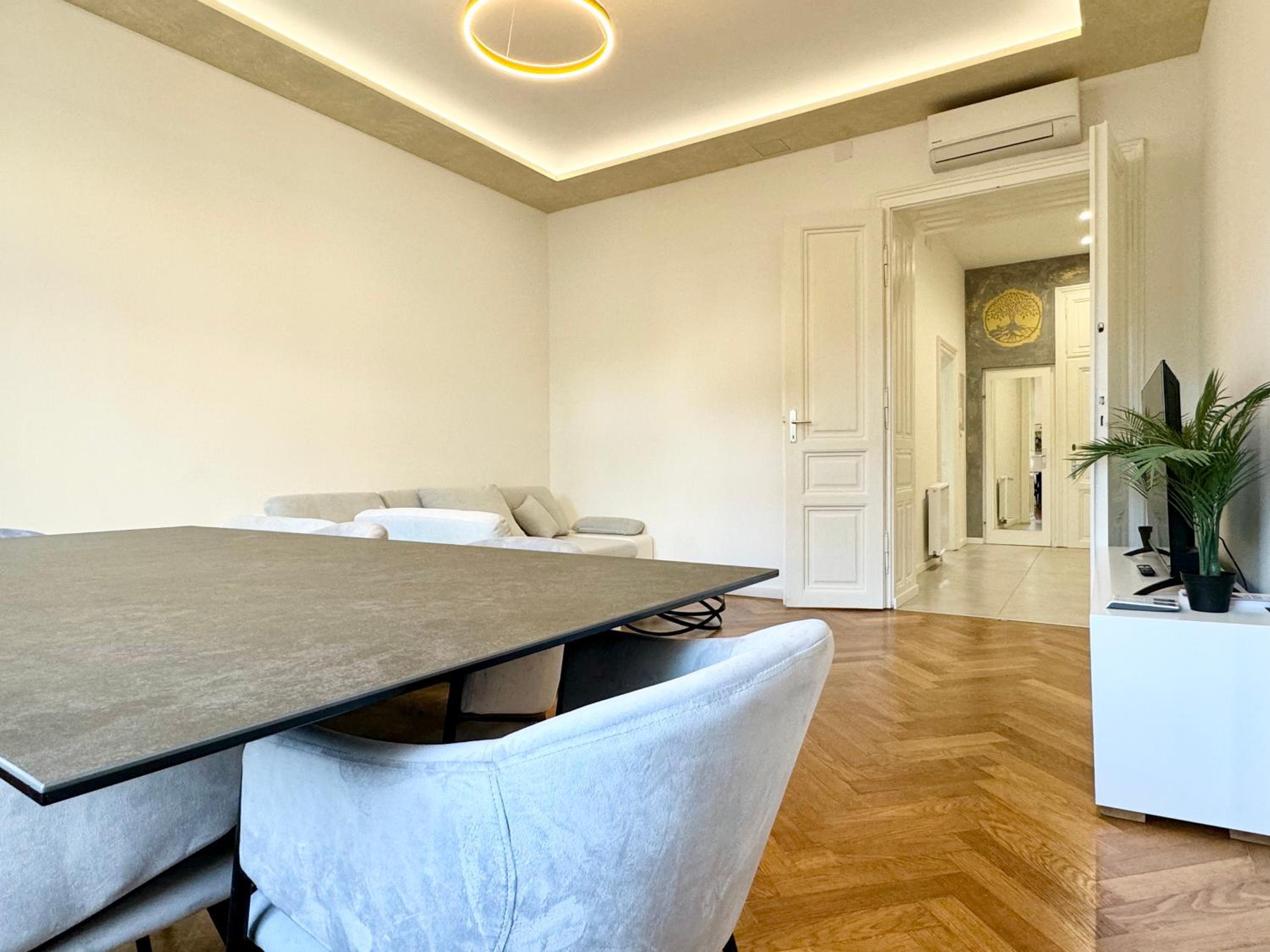 Boutique Apartment at famous Vienna Kutschkermarkt