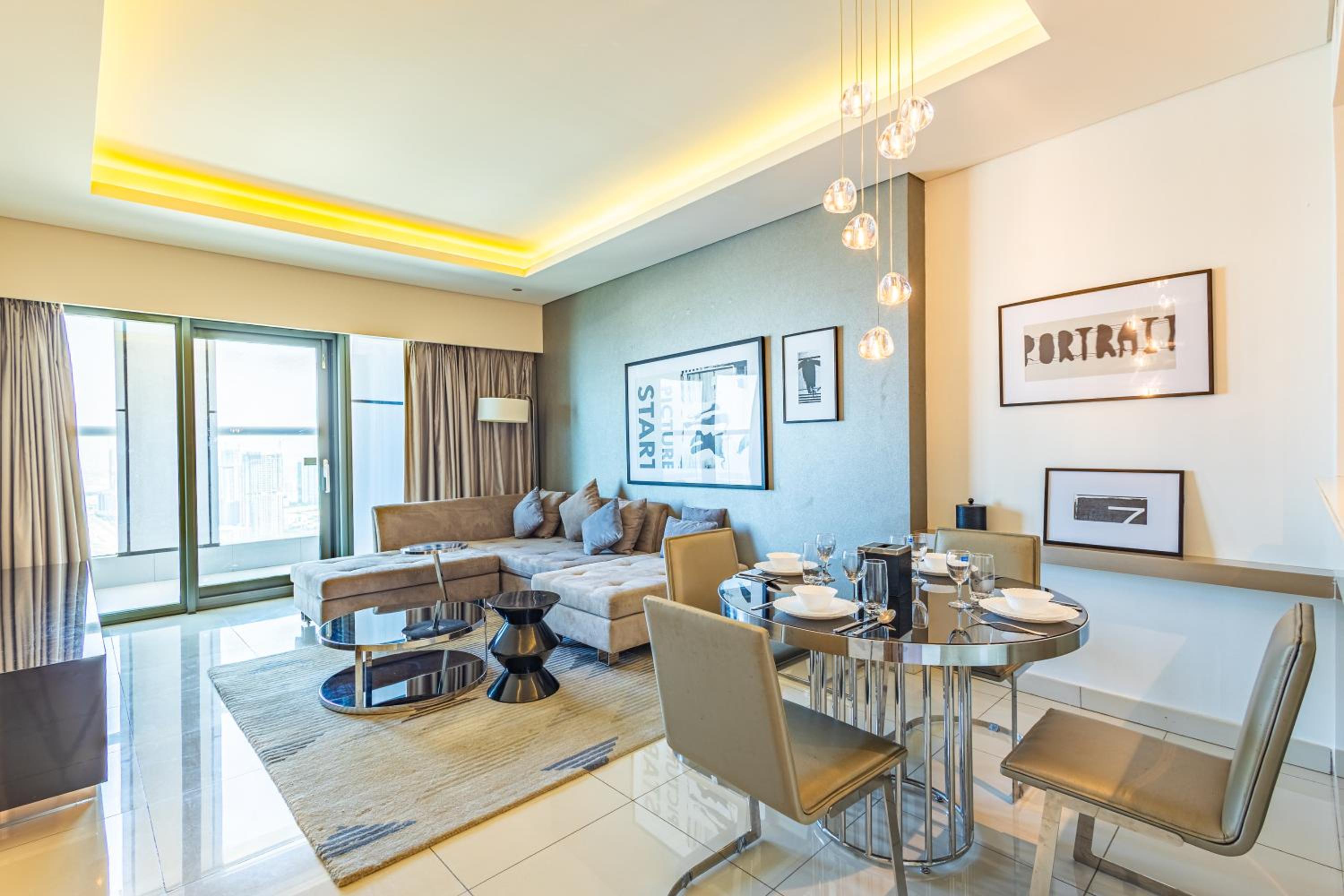 Dubai Dreaming Stylish 1BR, DAMAC Towers Paramount