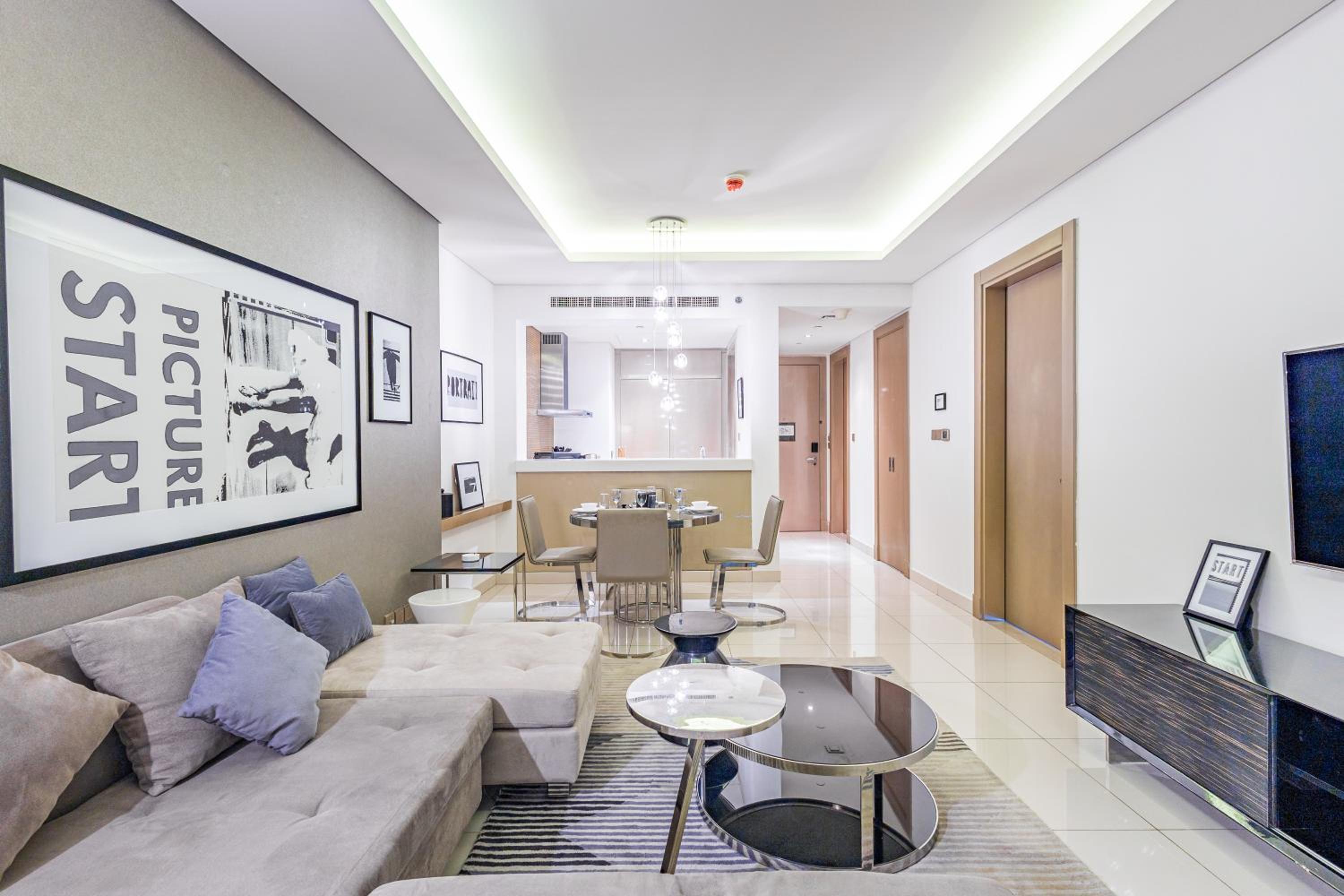 Dubai Dreaming Stylish 1BR, DAMAC Towers Paramount