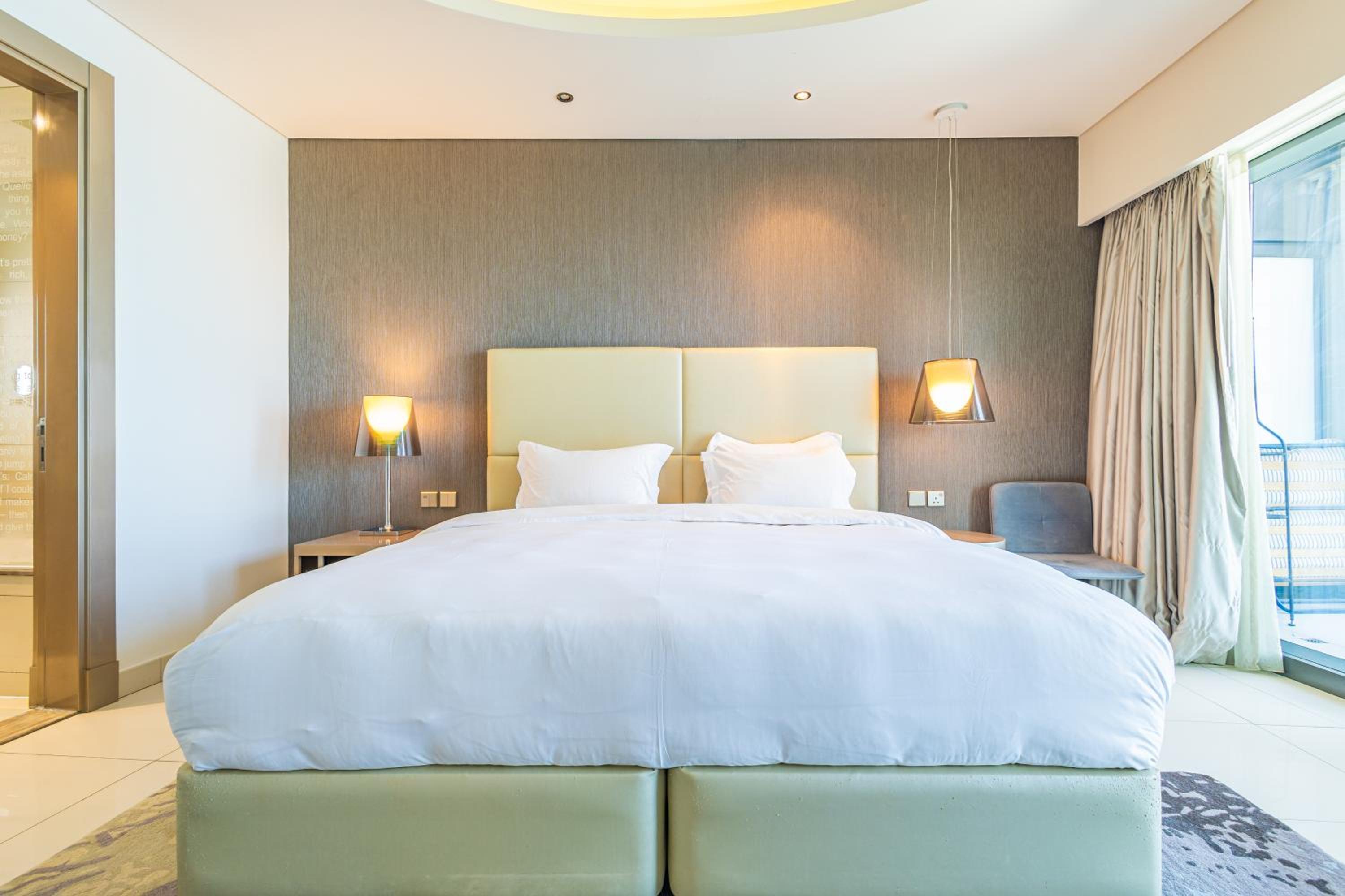 Dubai Dreaming Stylish 1BR, DAMAC Towers Paramount