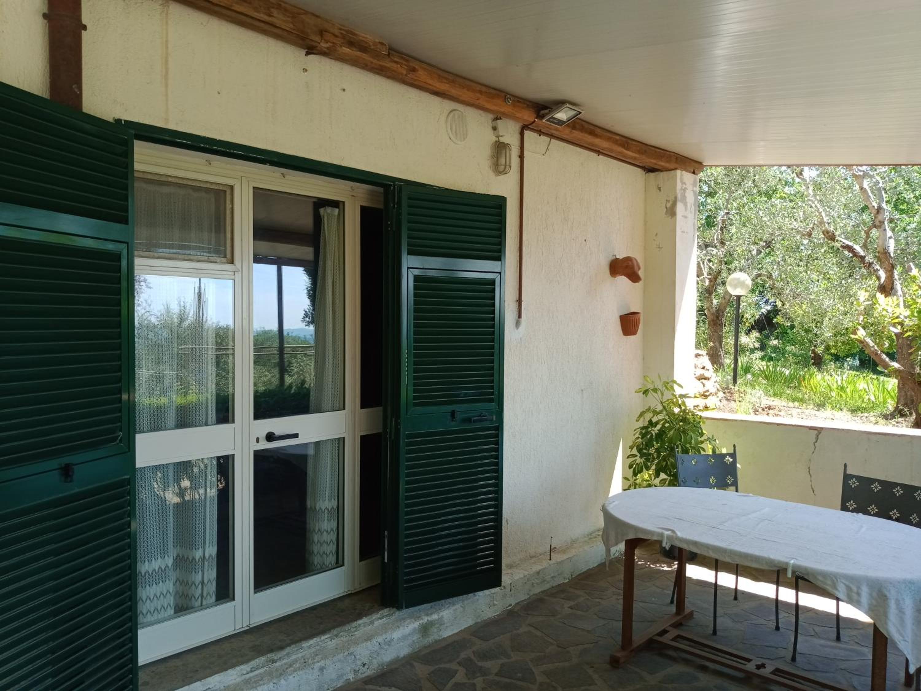 Casetta in campagna. Bilocale con veranda view 3