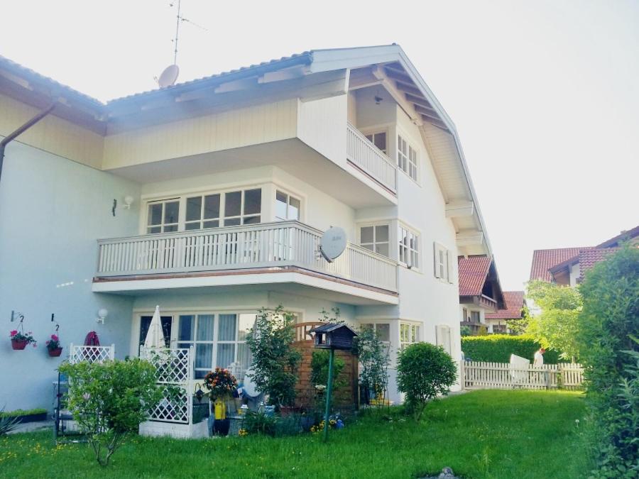 AlpenChiemsee Ferienwohnung mit Bergblick und Seenähe