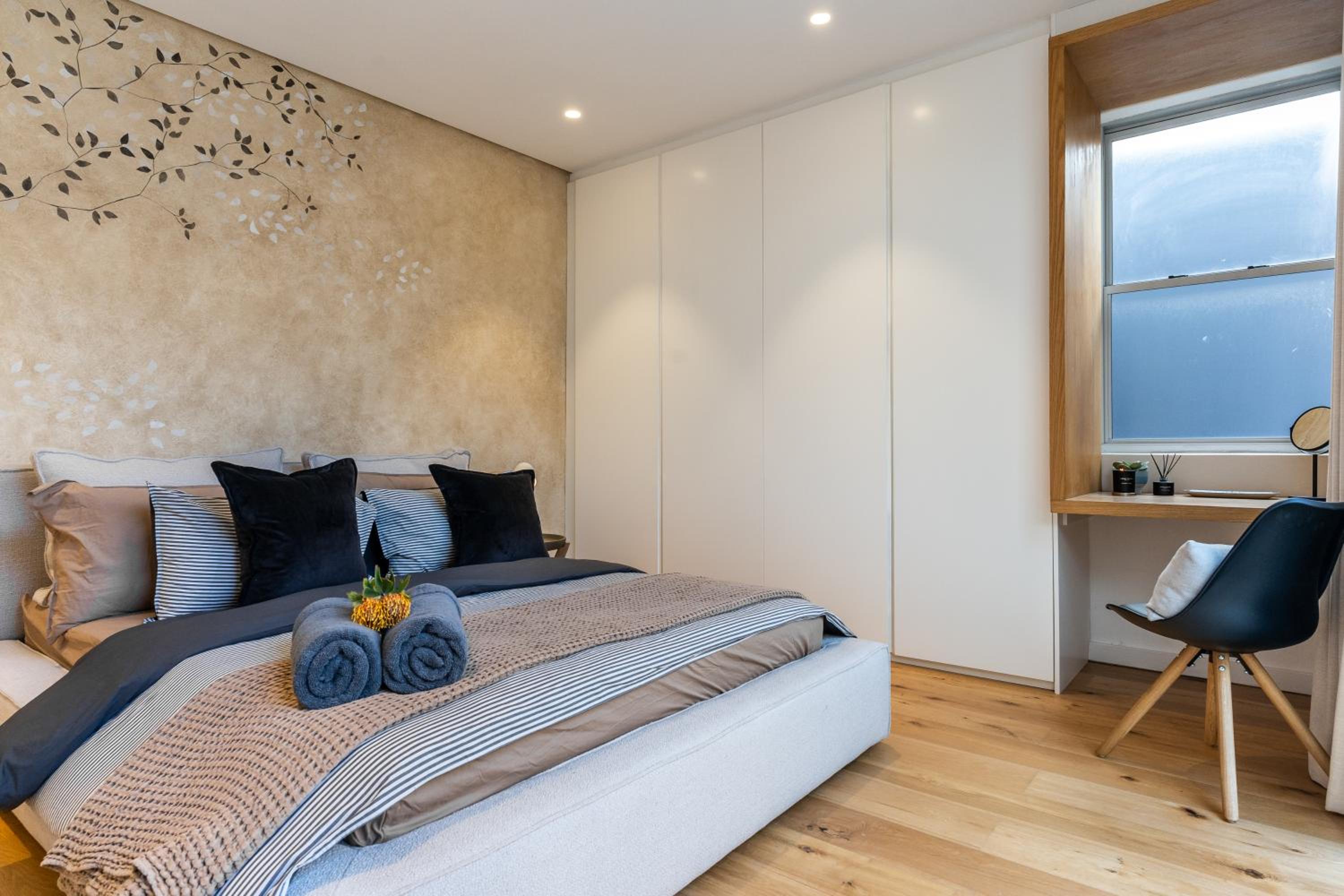 Spacious home Three minutes walk to the beach