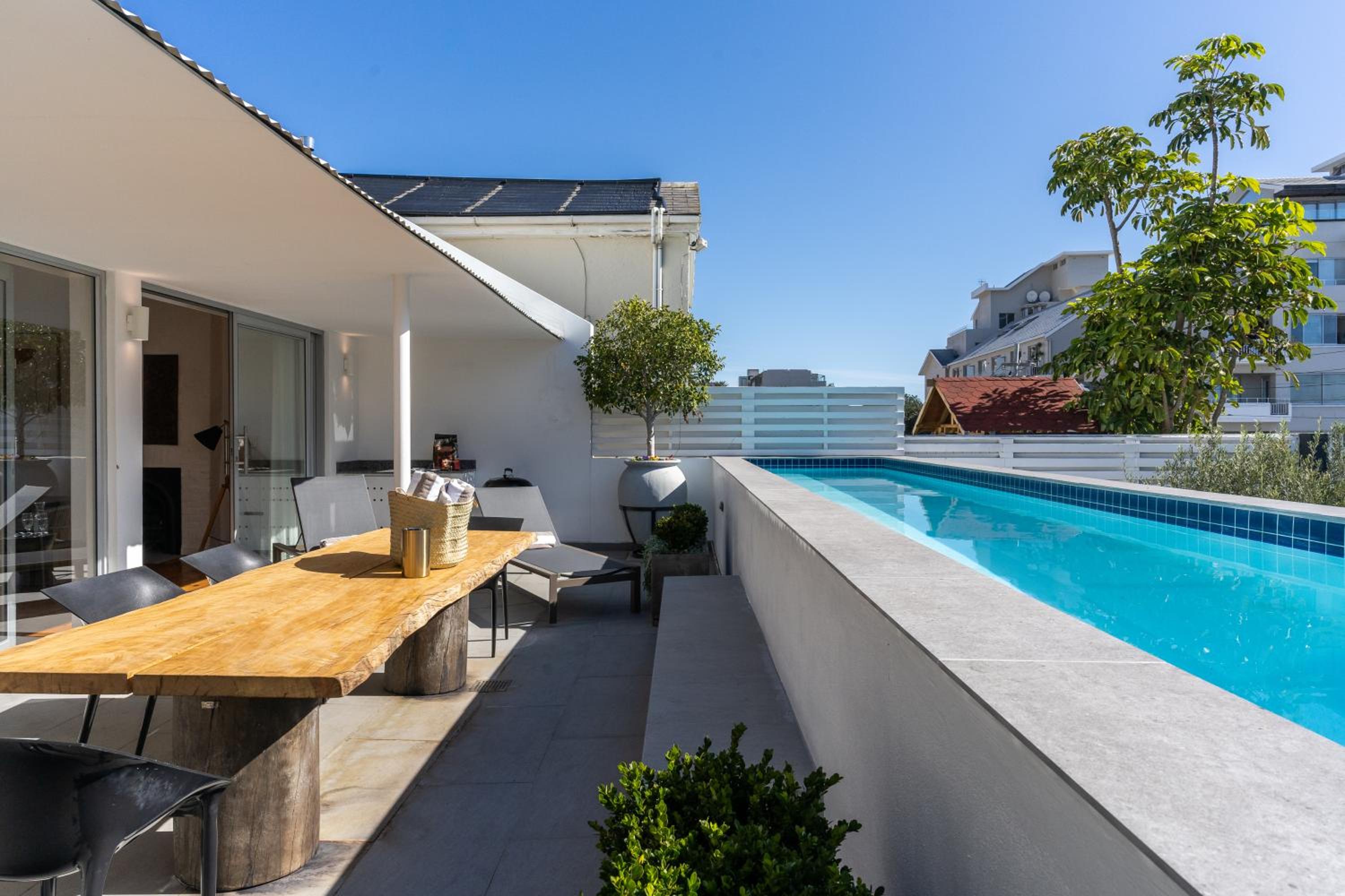 Spacious home Three minutes walk to the beach