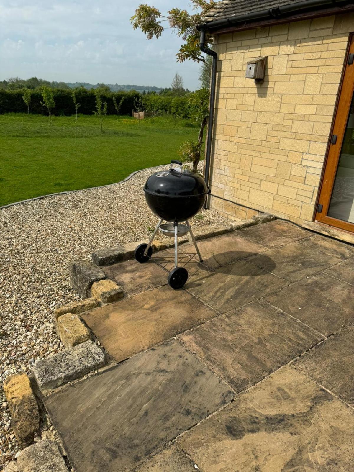 Charming 3BD Cotswolds Family Retreat view 3
