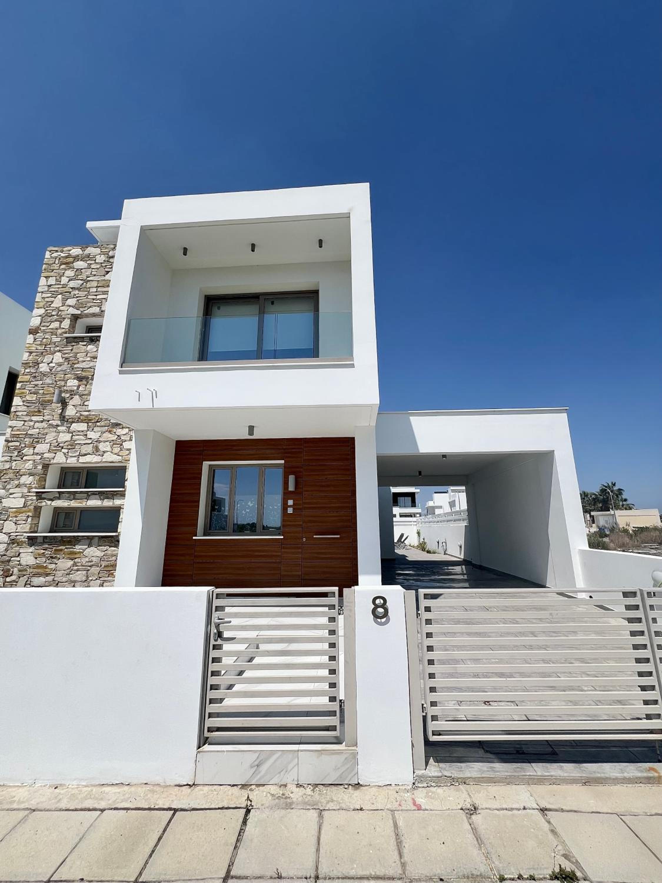 Hubstay - Seaview Villa Oriana in Larnaca