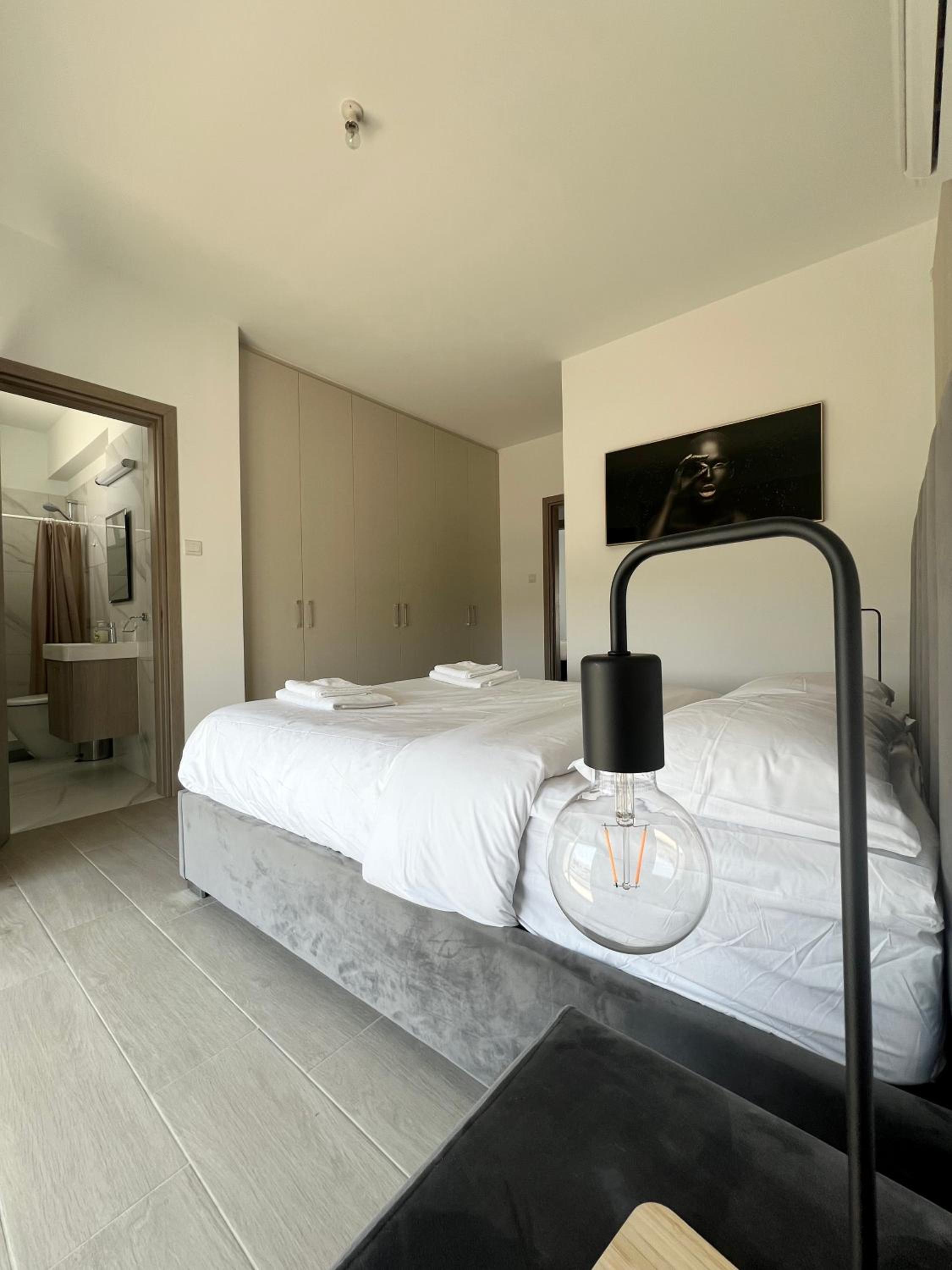 Hubstay - Seaview Villa Oriana in Larnaca